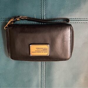 Marc Jacobs leather wristlet wallet